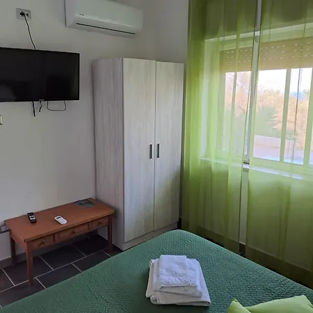 Bed & Breakfast Gatto Alice Rometta Marea